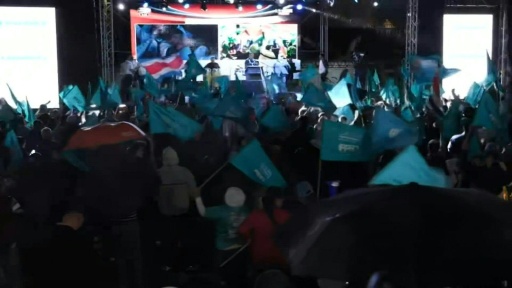 Costa Rica: célébrations de supporters de la candidate de droite après les résultats partiels