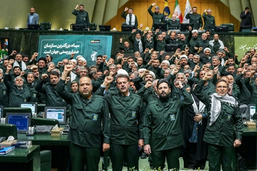 Deputes iraniens en uniforme des Gardiens