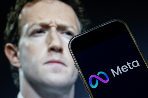 Une photo de Mark Zuckerberg, PDG de Meta, et le logo de Meta, le 7 janvier 2025 à Washington