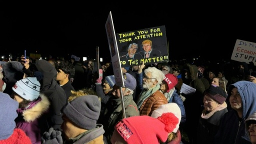 L'équipe américaine de hockey sur glace saluée lors du discours de Donald Trump devant le Congrès le 24 février 2026