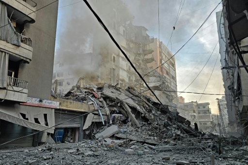 Un immeuble détruit par un bombardement israélien dans la banlieue sud de Beyrouth, le 6 mars 2026