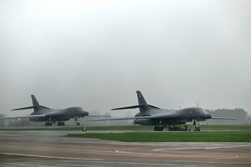 Des bombardiers B-1 de l'US Air Force sur le tarmac de la base de la RAF de Fairford, dans le sud-ouest de l’Angleterre, le 7 mars 2026