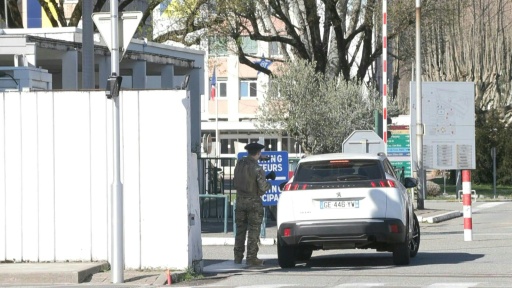 Premier mort dans l'armée française: images de la base militaire de Varces (Isère)