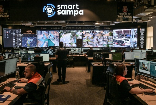 Des employés travaillent au centre de vidéosurveillance Smart Sampa à Sao Paulo, au Brésil, le 25 février 2026Des employés travaillent au centre de vidéosurveillance Smart Sampa à Sao Paulo, au Brésil, le 25 février 2026