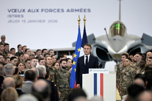 Emmanuel Macron lors des voeux aux forces armees a la base aerienne d'Istres