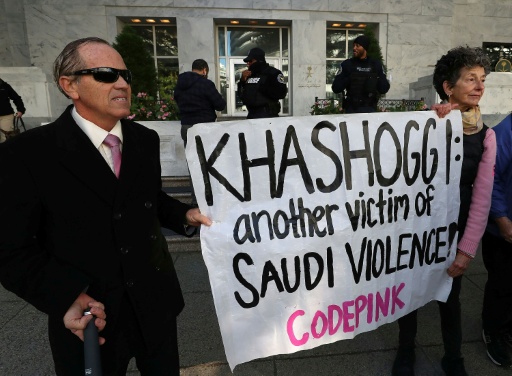 Manifestation devant l'ambassade d'Arabie saoudite a Washington apres l'assassinat de Jamal Khashoggi