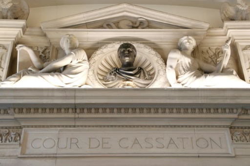 Le fronton sculpté de la Cour de cassation, à Paris