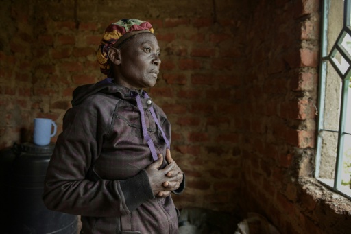 Josephine Ngoya, la mère d'Erastus Mundia, chez elle au Kenya