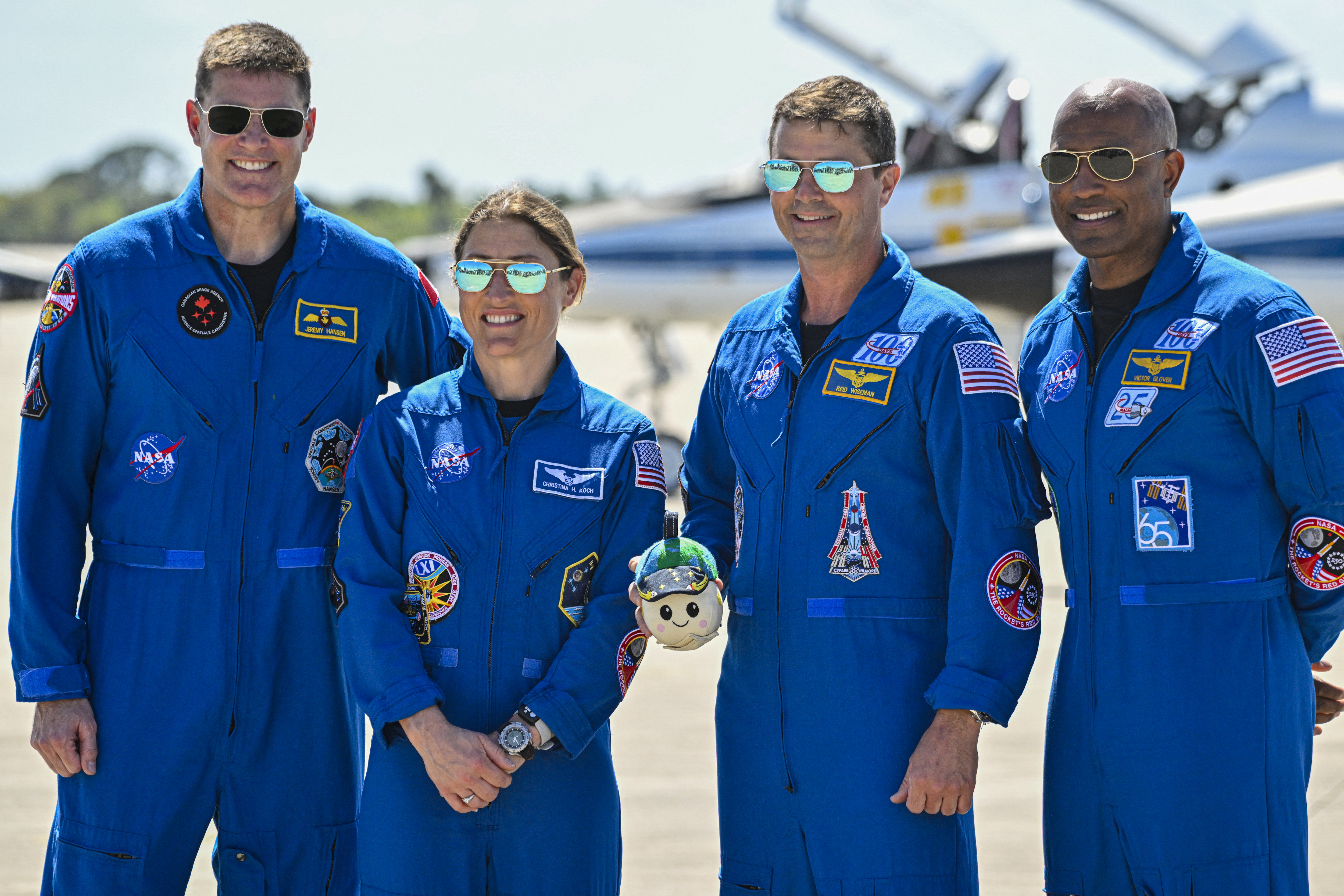 Les quatre astronautes d’Artemis II à leur arrivée au Kennedy Space Center le 27 mars 2026